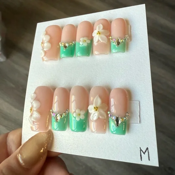 Handmade Floral Mint Green Acrylic Nails - Picture 3 of 3